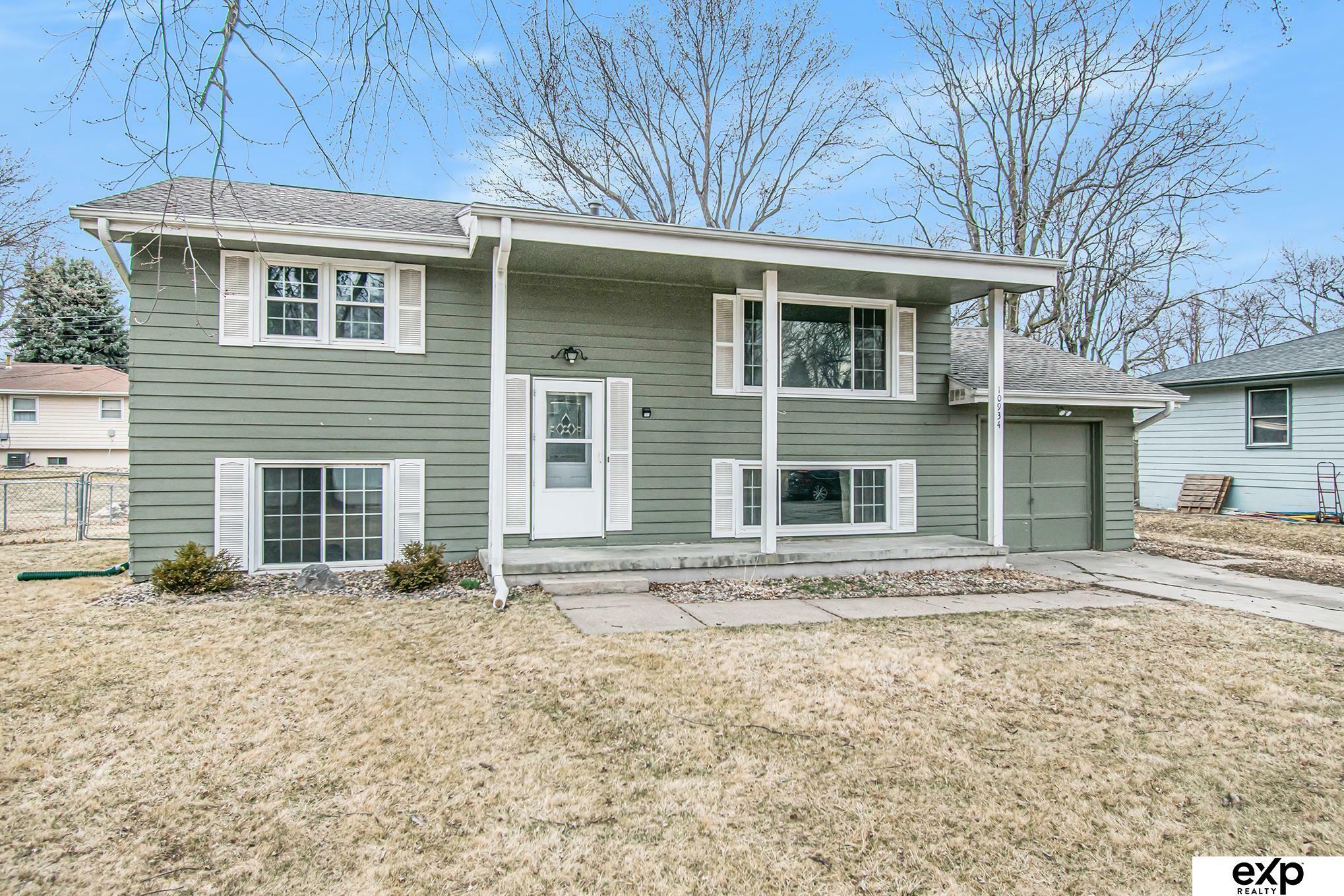 Property Photo:  10934 Leavenworth  NE 68154 