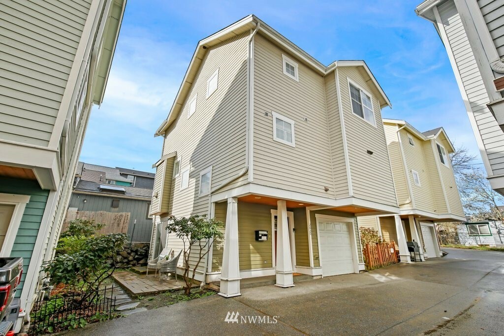 Property Photo:  2620 E Union Street  WA 98122 