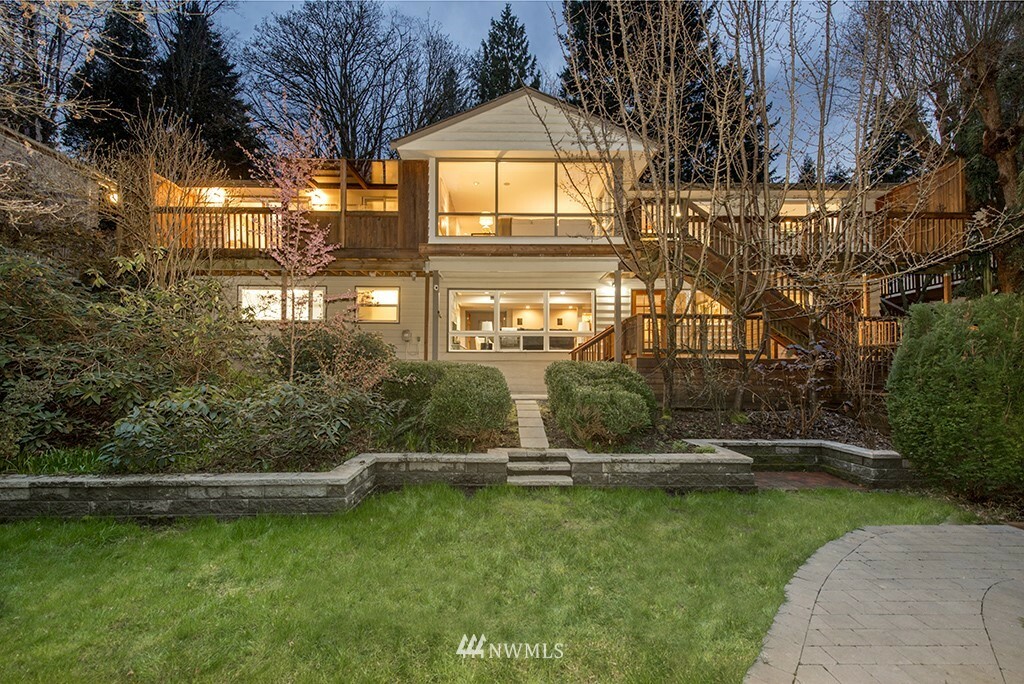 Property Photo:  16572 35th Avenue NE  WA 98155 