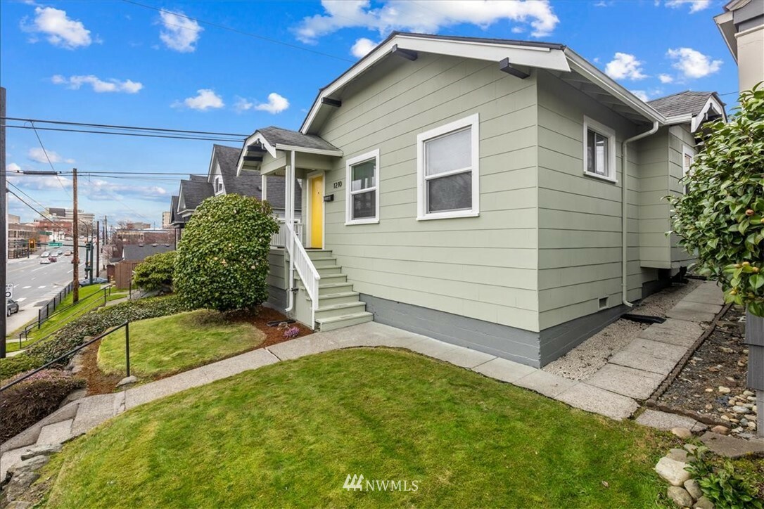 Property Photo:  1210 Pacific Avenue  WA 98201 