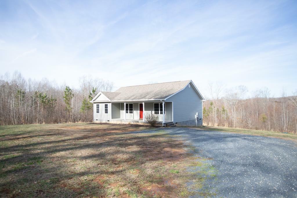 Property Photo:  712 Mill Rd  VA 23936 