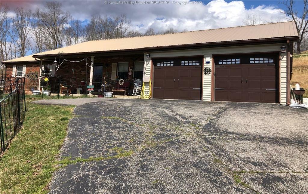 Property Photo: 3330 Thorofare Road WV 25045