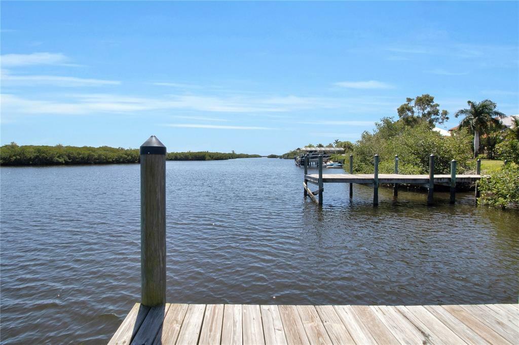 Property Photo:  4031 Lea Marie Island Drive  FL 33952 