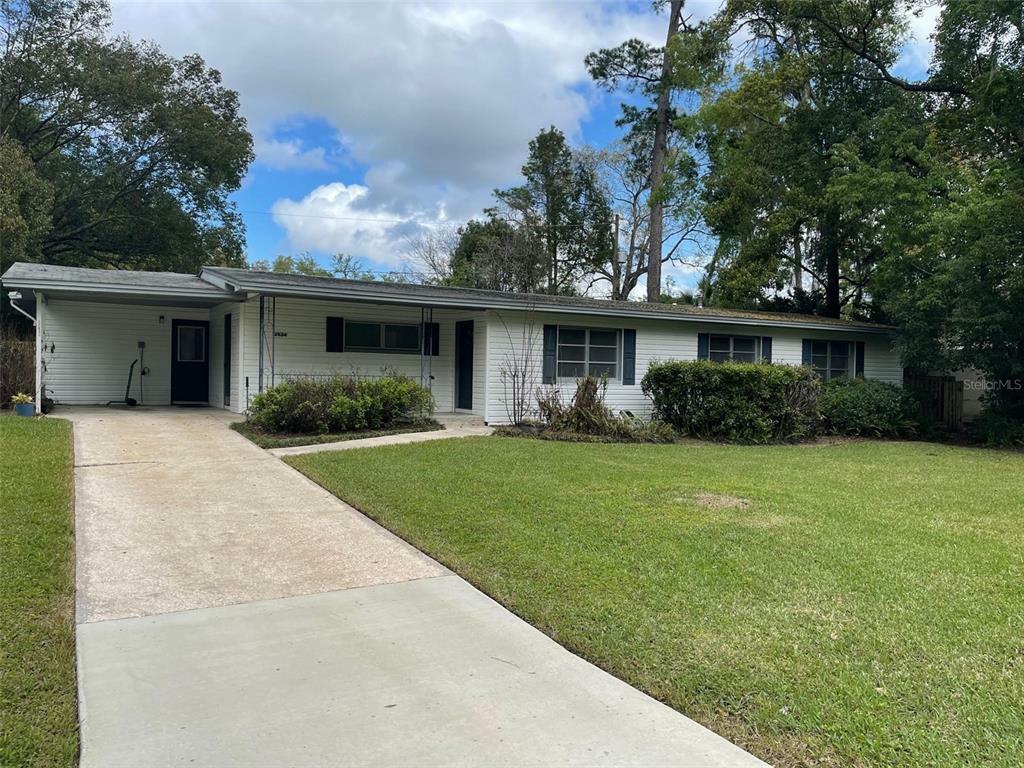 Property Photo:  3524 NW 7th Place  FL 32607 