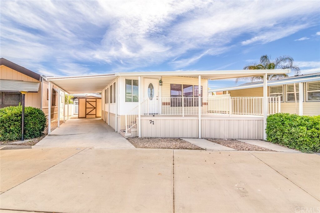 Property Photo: 1295 S Cawston Avenue 77 CA 92545