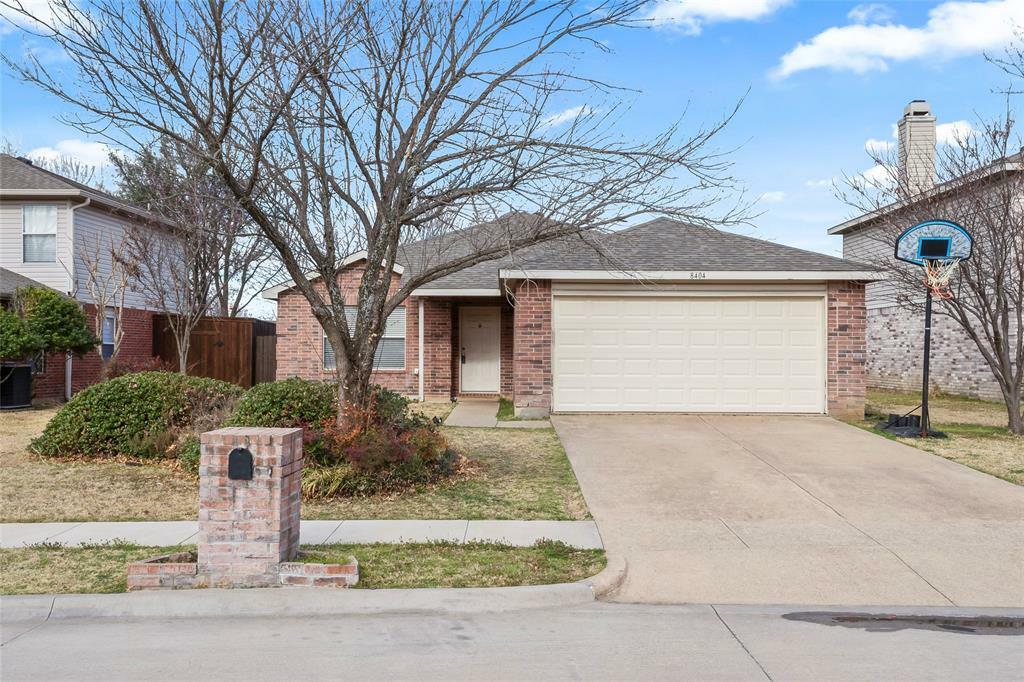 Property Photo:  8404 Swan Park Drive  TX 76210 