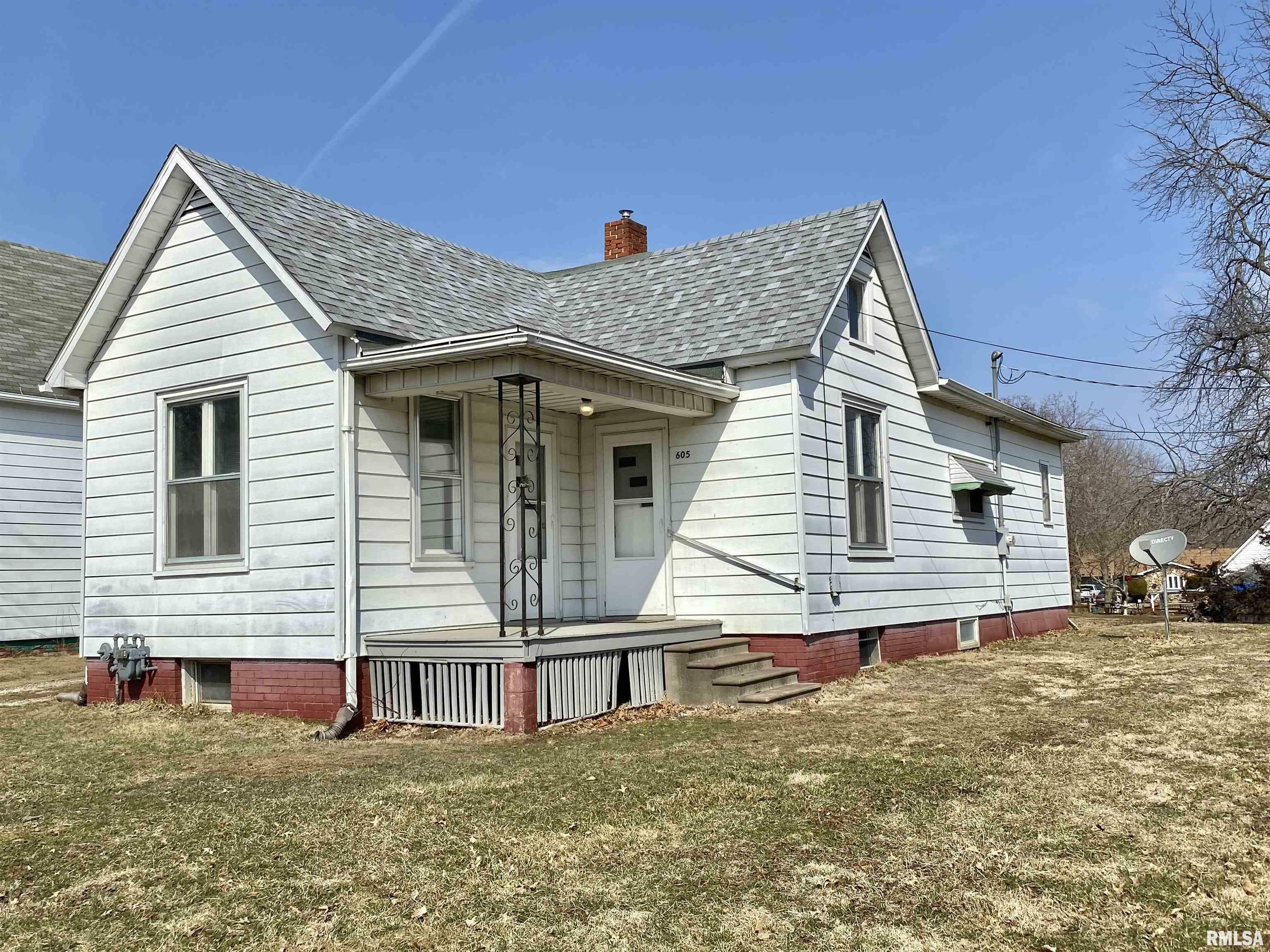 Property Photo:  605 Van Winkle  IL 61520 