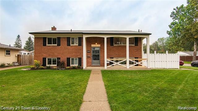 Property Photo:  2197 Koper Drive  MI 48310 