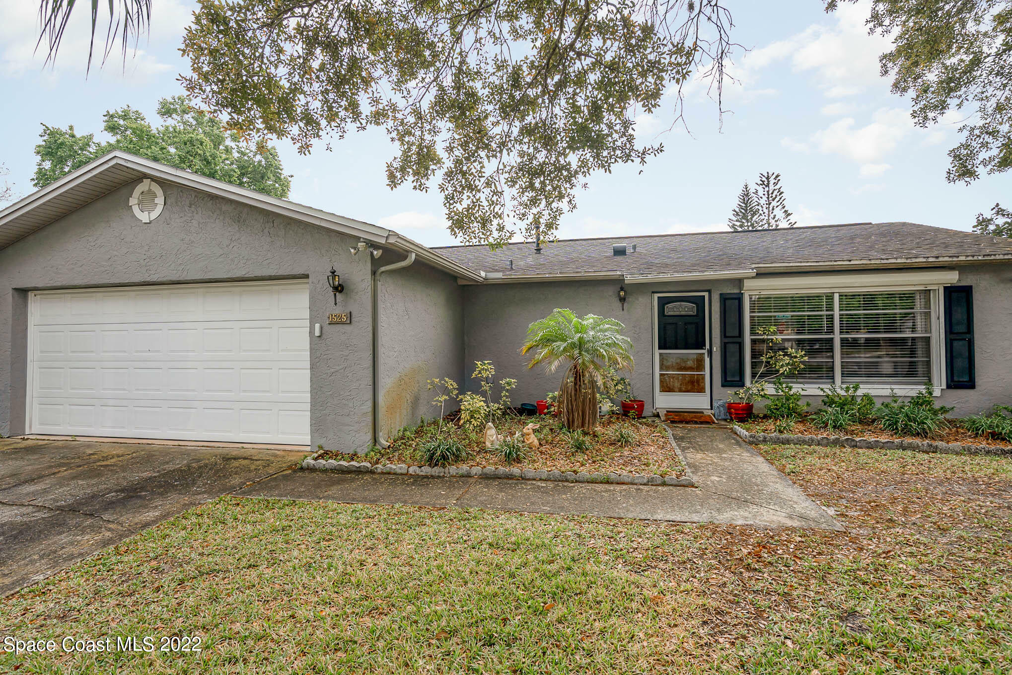 Property Photo:  1525 Liberty Tree Road  FL 32796 