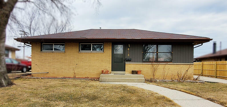 Property Photo:  8736 W Lynx Ave  WI 53225 