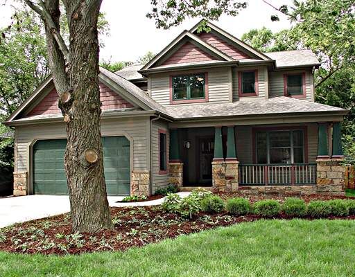 Property Photo:  816 N Webster St  IL 60187 