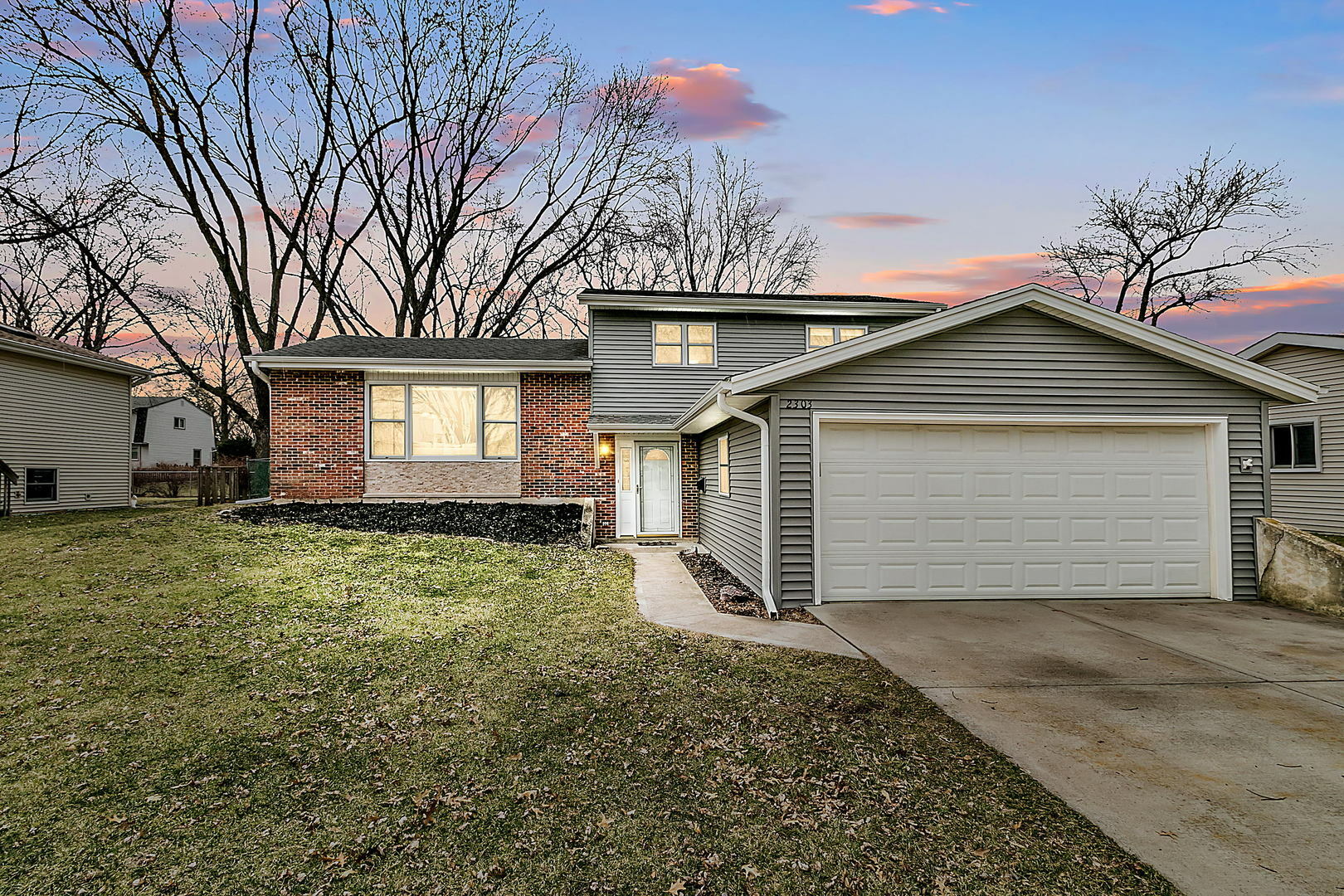 Property Photo:  2303 Westminster Street  IL 60189 