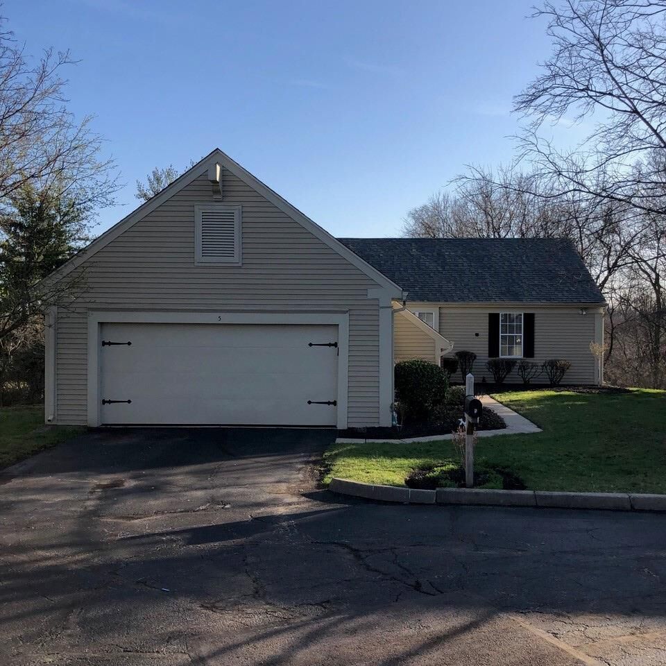 Property Photo:  5 Old Duxbury Ct  OH 45014 