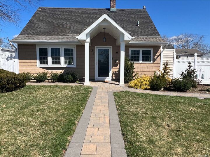 37 Schoolhouse Road  Levittown NY 11756 photo