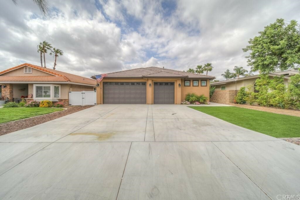 Property Photo:  23630 Continental Drive  CA 92587 