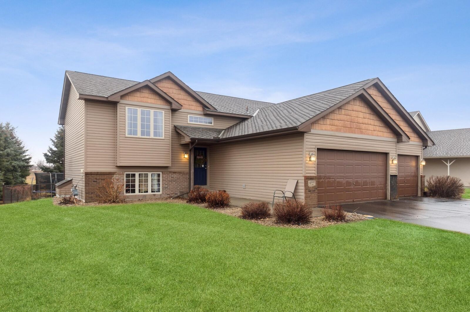Property Photo:  9727 Summit Court  MN 55362 