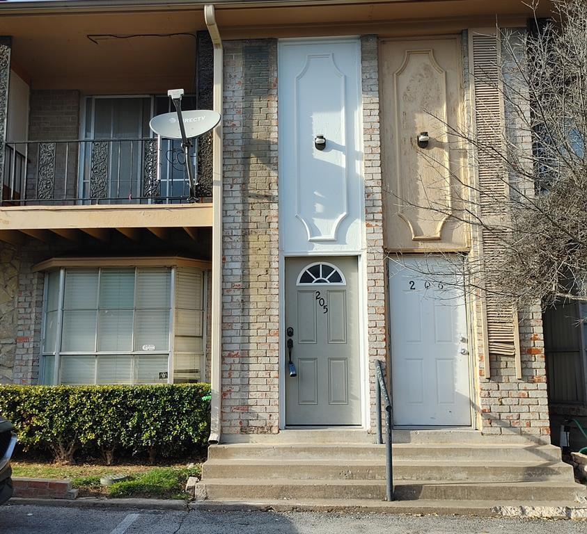 Property Photo: 3420 Hidalgo Drive 205 TX 75220