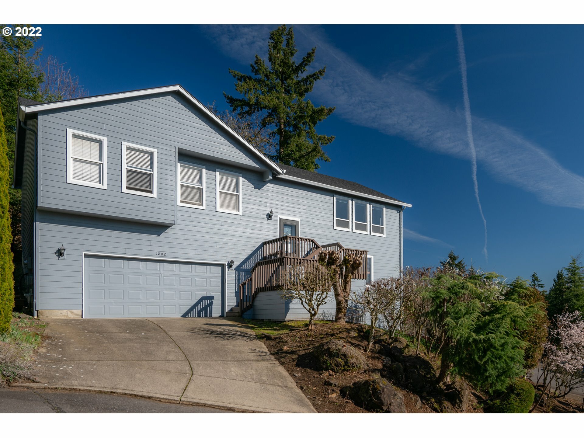 Property Photo:  1802 N 10th Ct  WA 98671 