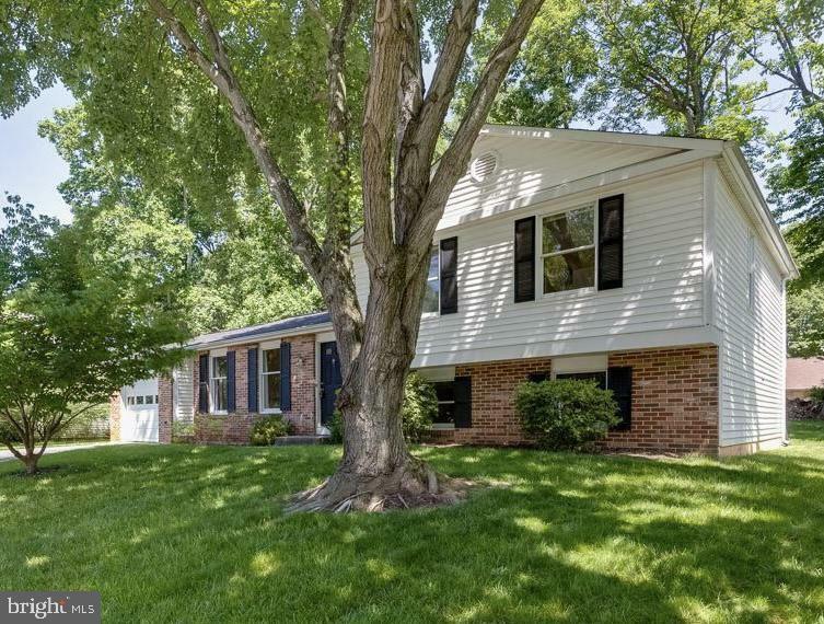 10306 Steamboat Landing Lane  Burke VA 22015 photo