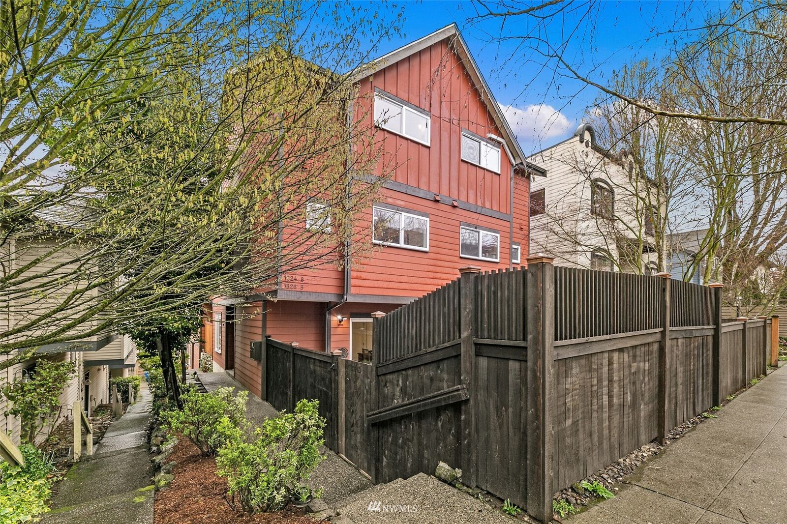 Property Photo: 1826 24th Avenue B WA 98122