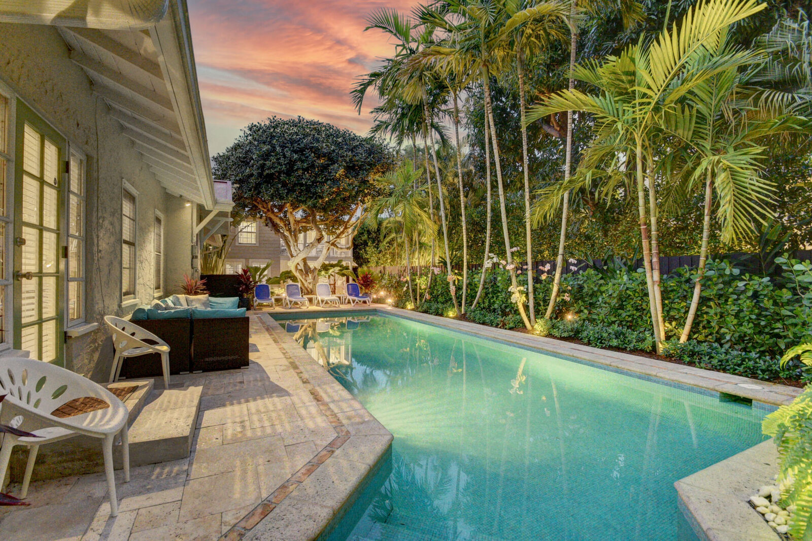 Property Photo:  237 Dyer Treehouse  FL 33405 