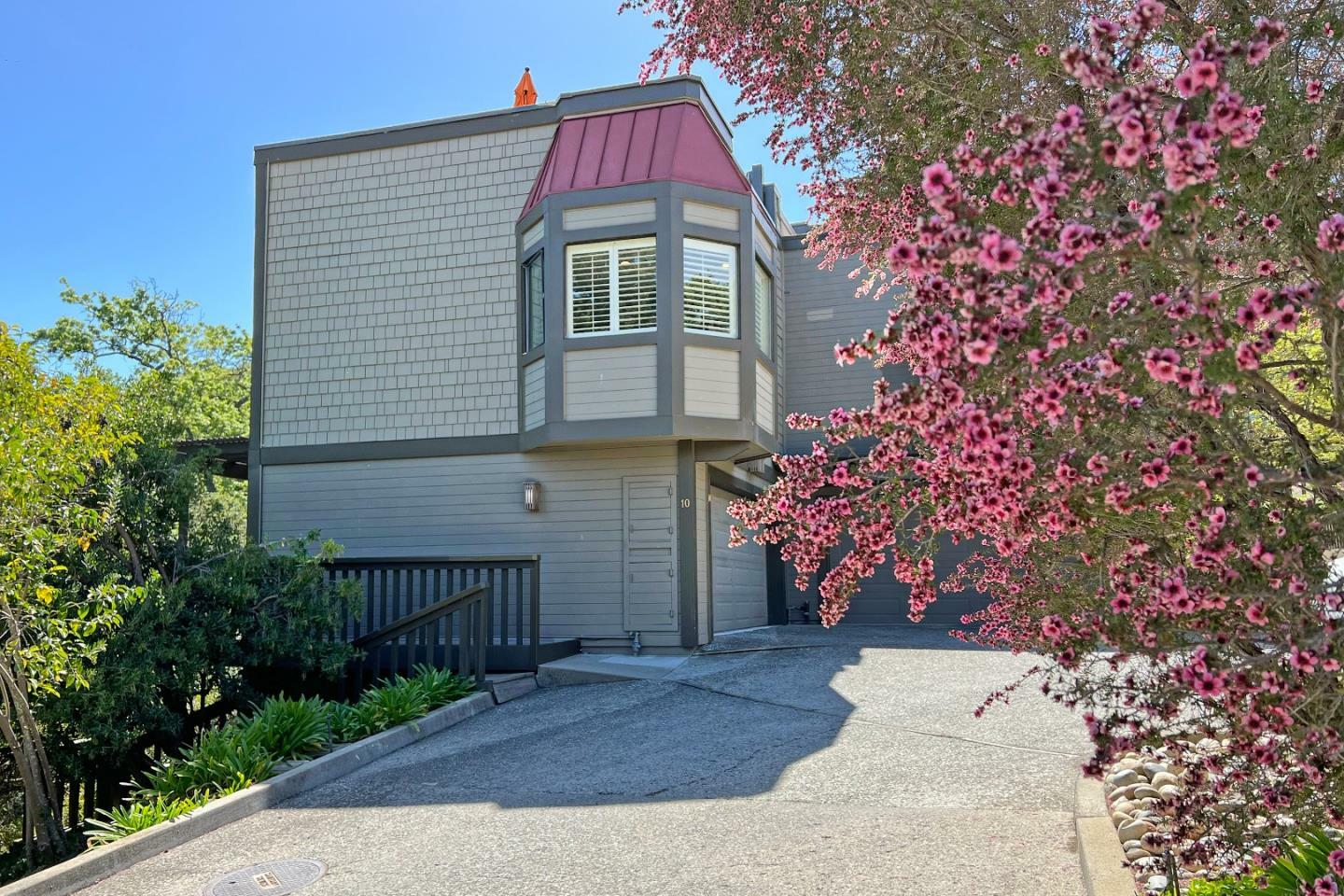 Property Photo:  1 Bayview Avenue 10  CA 95030 