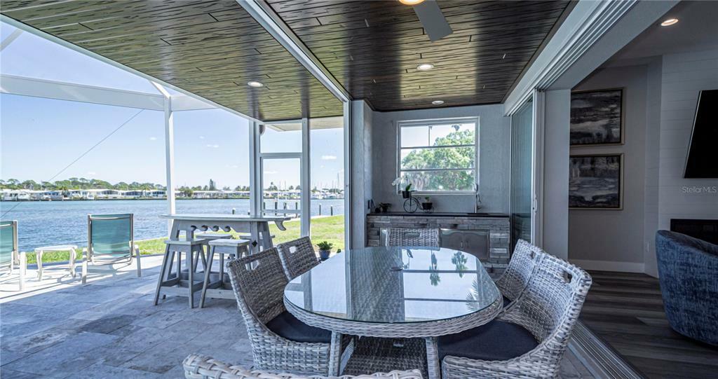 Property Photo: 316 Nassau Street N FL 34285