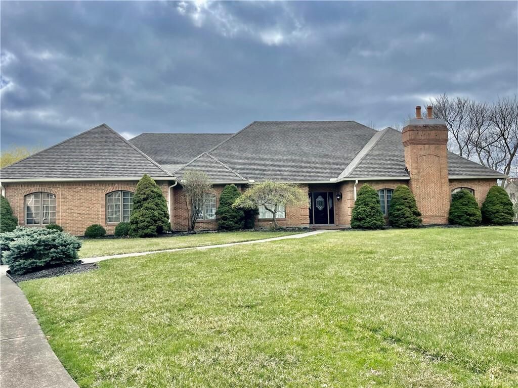 Property Photo: 15 Heritage Court OH 45066