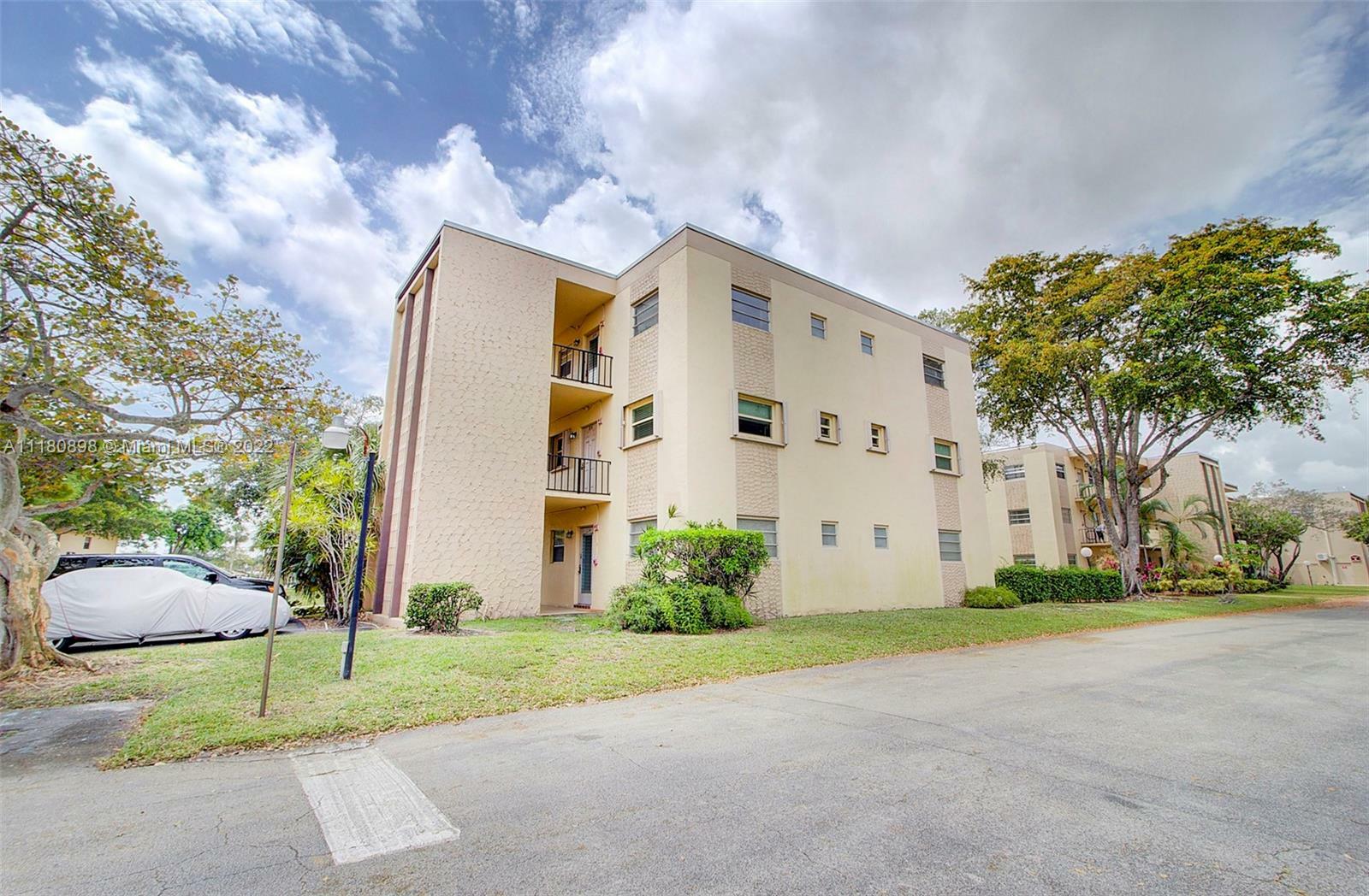 Property Photo: 301 Cambridge Rd 114 FL 33024