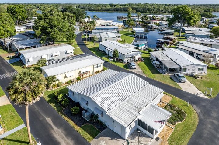 Property Photo: 28 Gallinule Court FL 34731