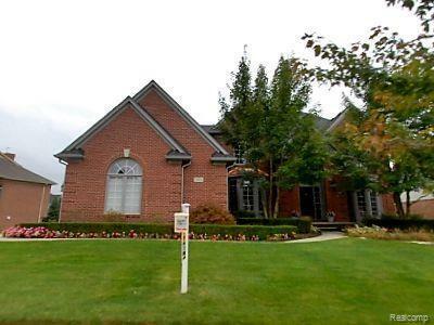 Property Photo:  607 Springview Drive  MI 48307 