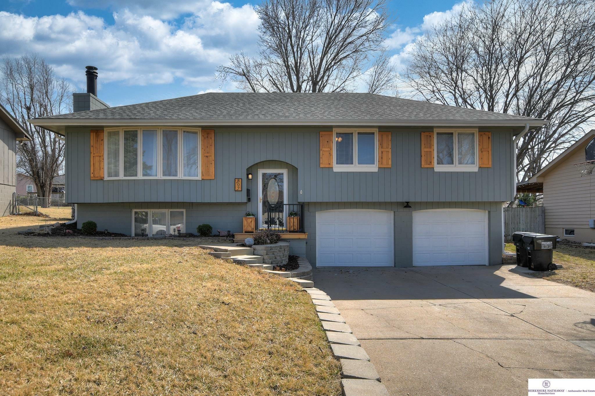 Property Photo:  807 Matthies  NE 68046 