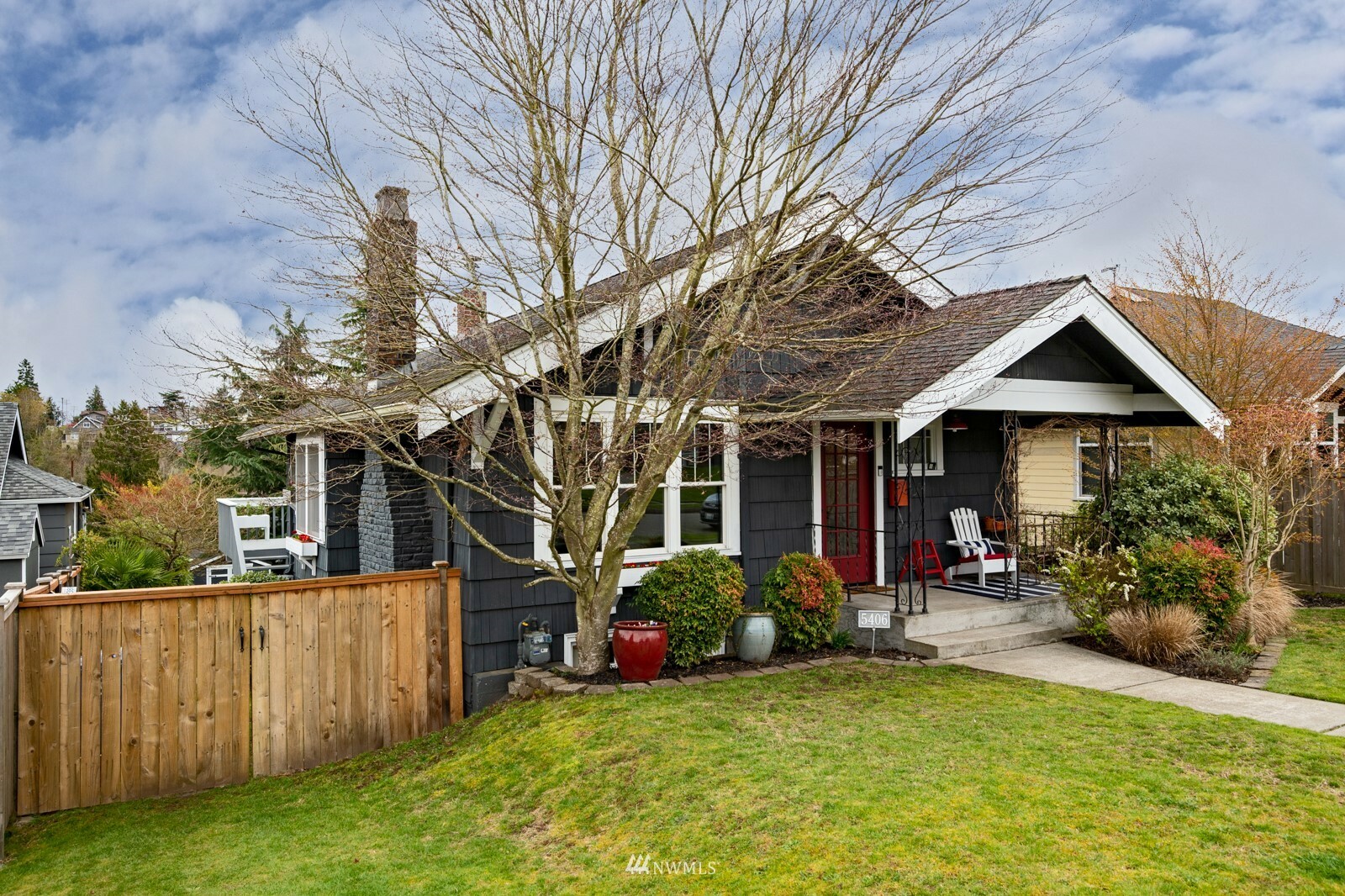 Property Photo:  5406 41st Avenue SW  WA 98136 