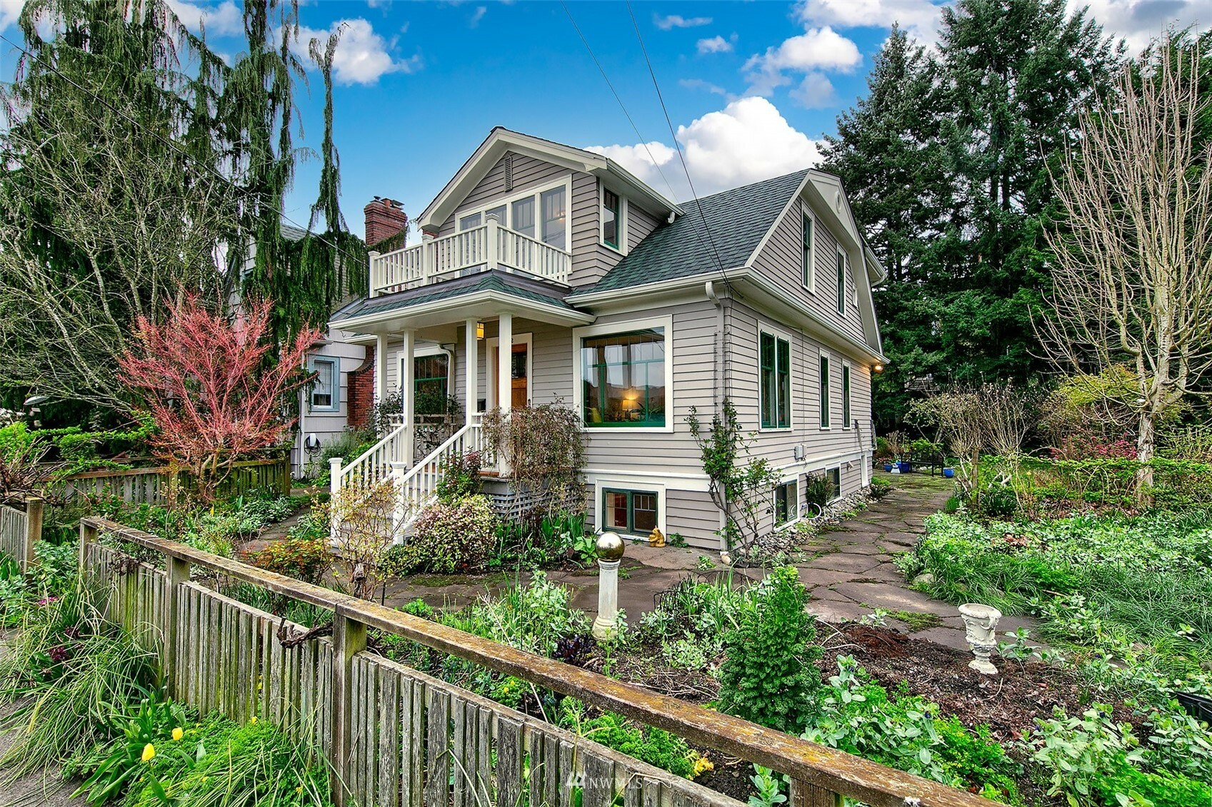 Property Photo:  112 N 40th Street  WA 98103 