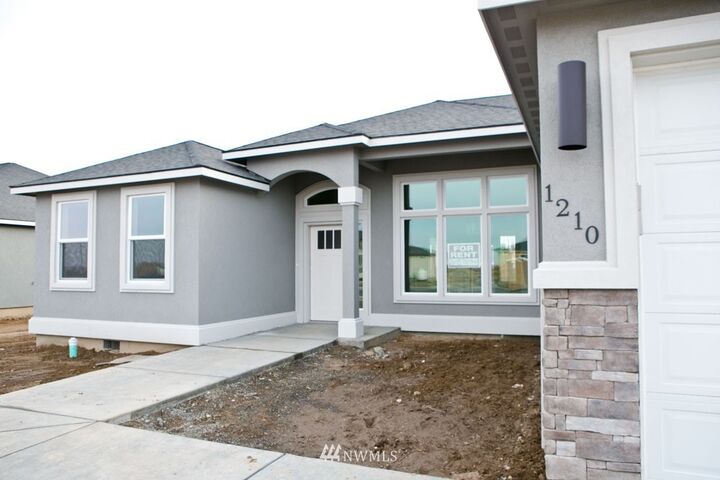 Property Photo:  835 SW Q Street SW  WA 98848 