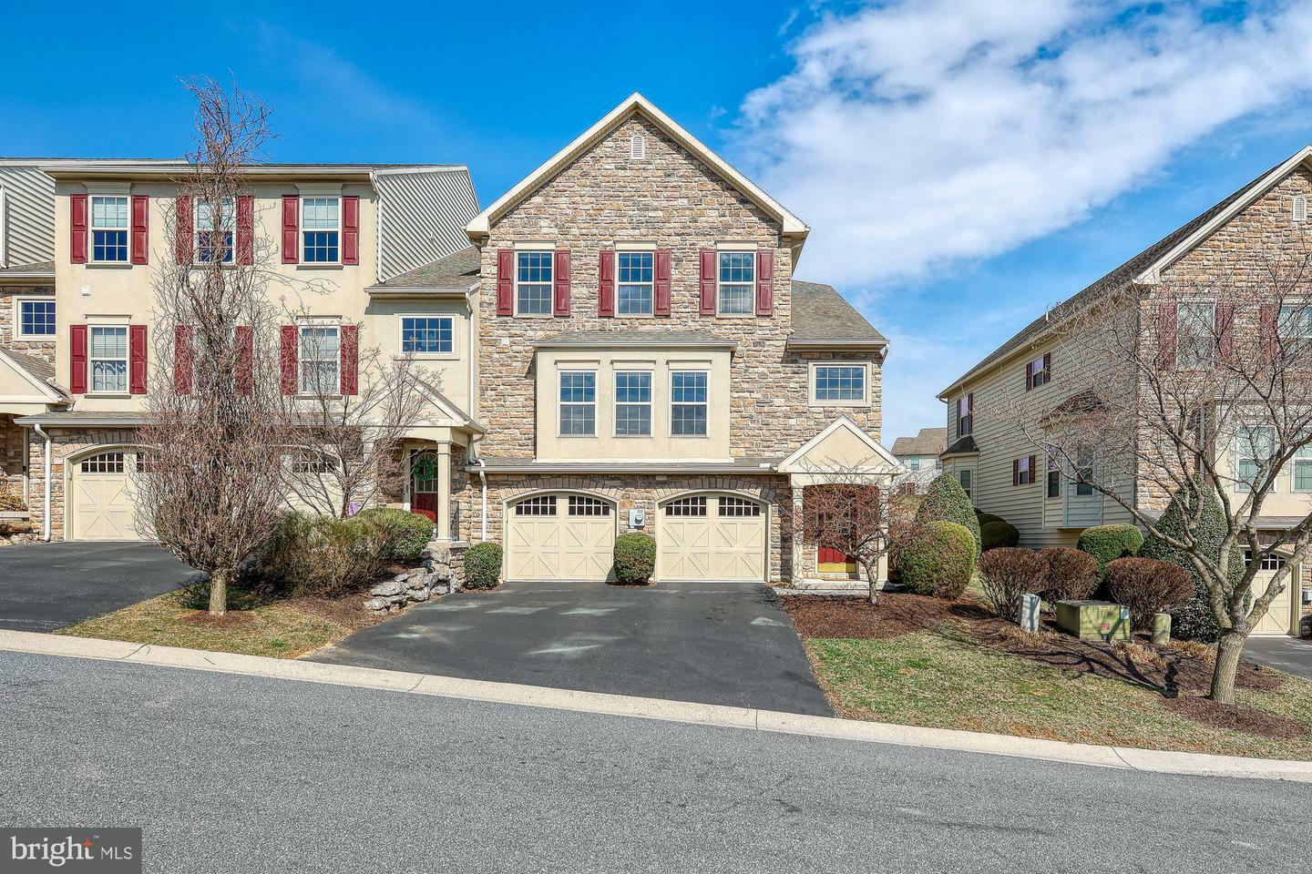 Property Photo:  1909 Roxbury Court  PA 17055 