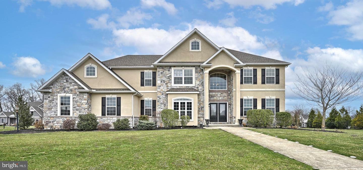 Property Photo: 516 Jonagold Circle PA 17055