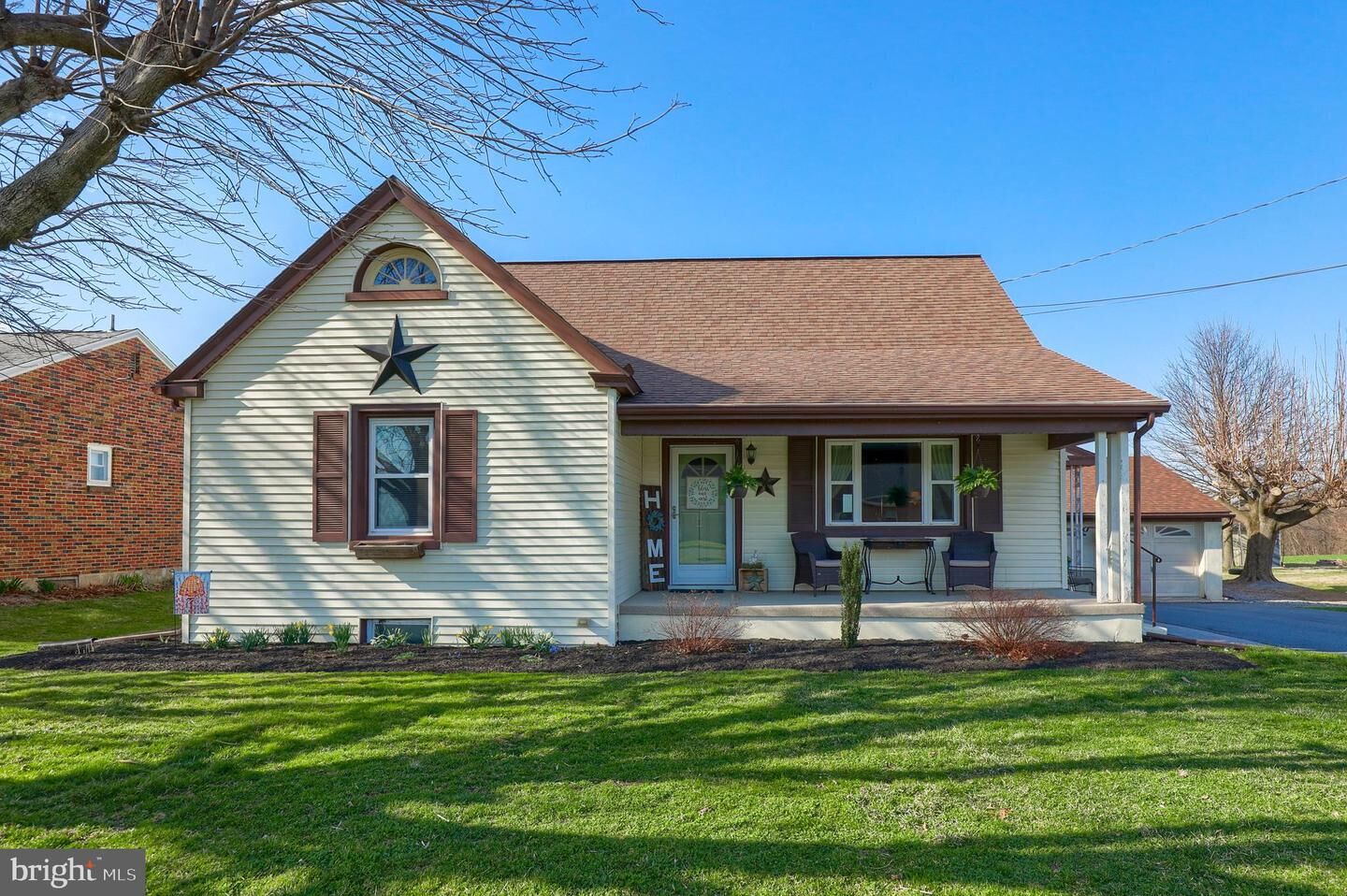 Property Photo:  211 E Lexington Road  PA 17543 
