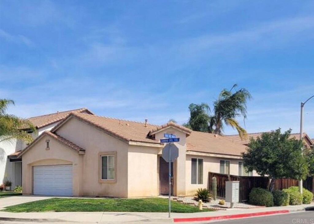 Property Photo:  1203 Camino Del Sol  CA 92571 