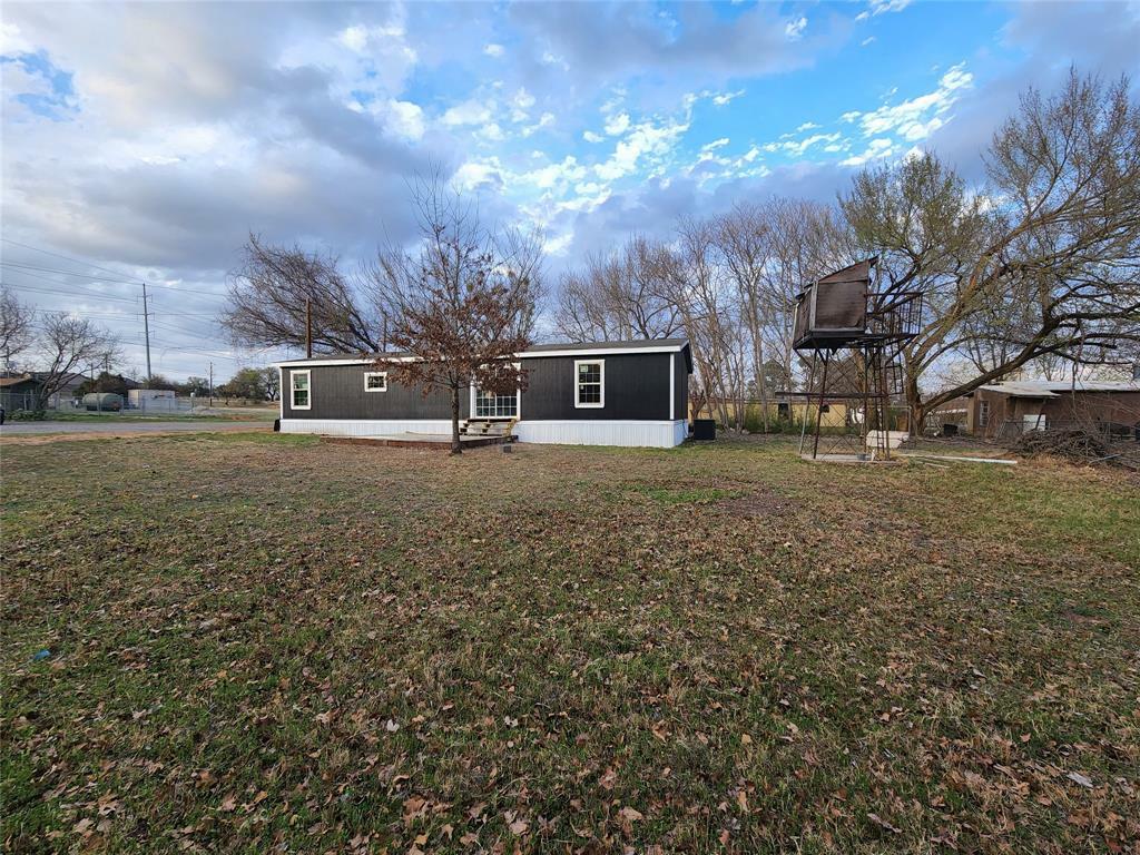 Property Photo:  3512 Sandy Beach Drive  TX 76049 