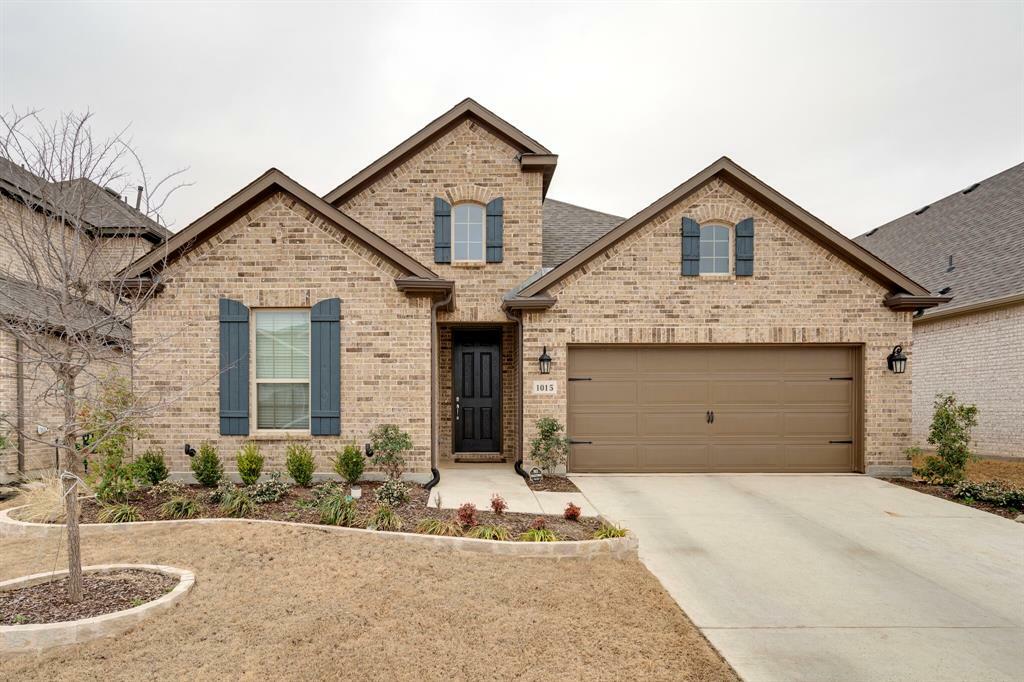 Property Photo:  1015 Huckleberry Street  TX 76226 