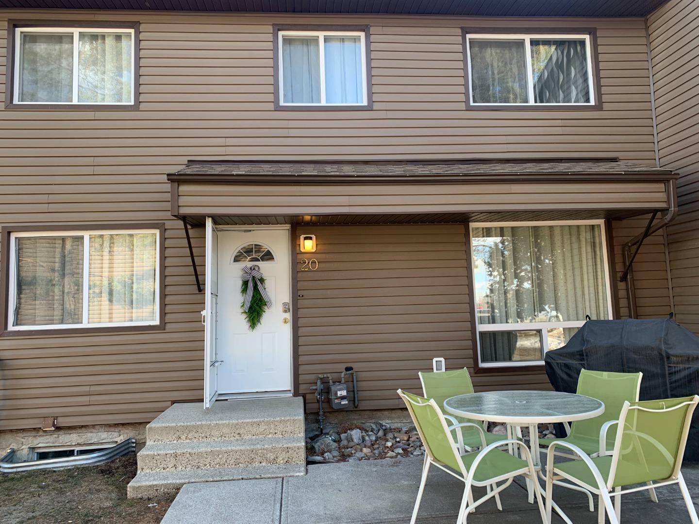 Property Photo: 20, 5215 6 Avenue 20 AB T7E 1K9