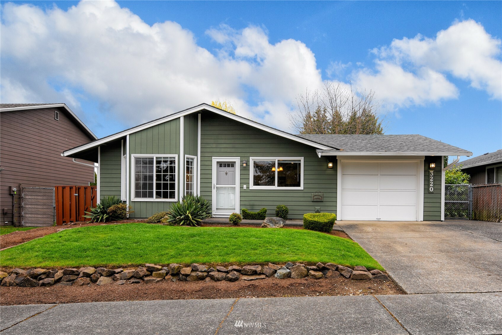 Property Photo:  3220 54th Avenue NE  WA 98422 