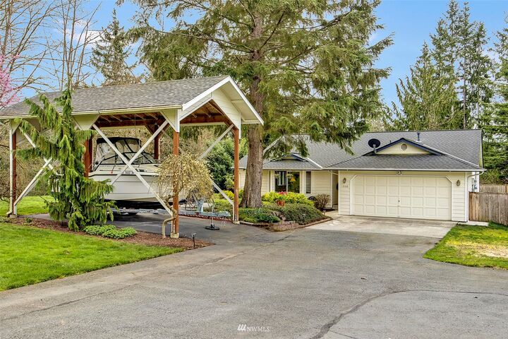 Property Photo:  13103 182nd Avenue SE  WA 98290 