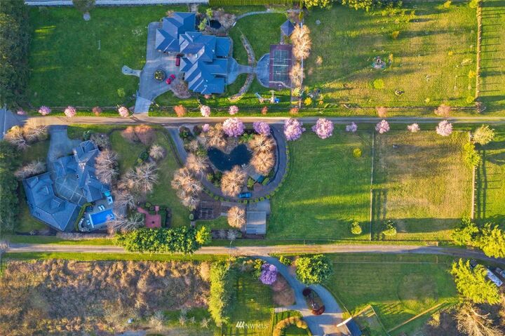 Property Photo: 21860 244th Avenue SE WA 98038