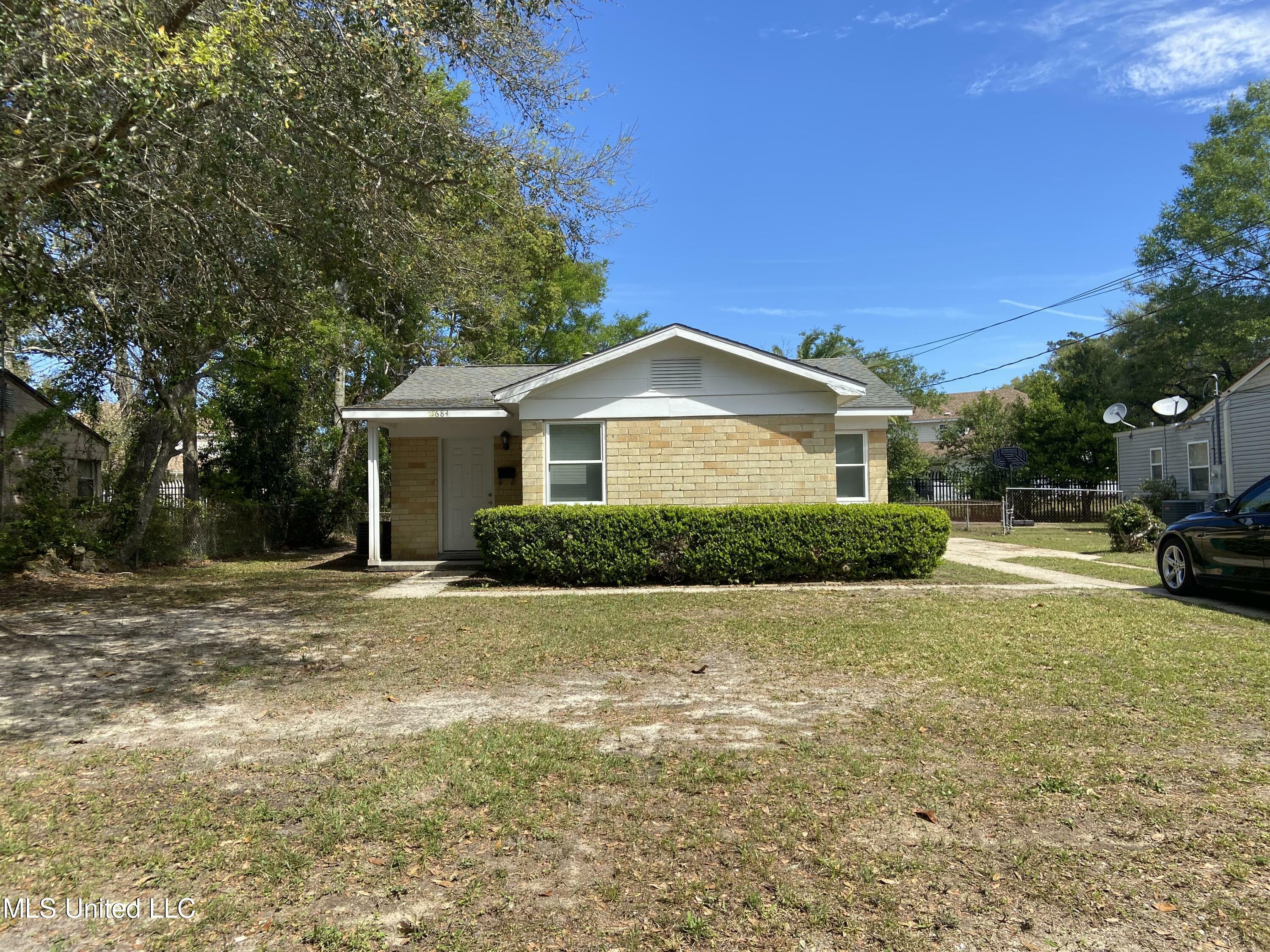 Property Photo:  1684 Vine Street  MS 39531 