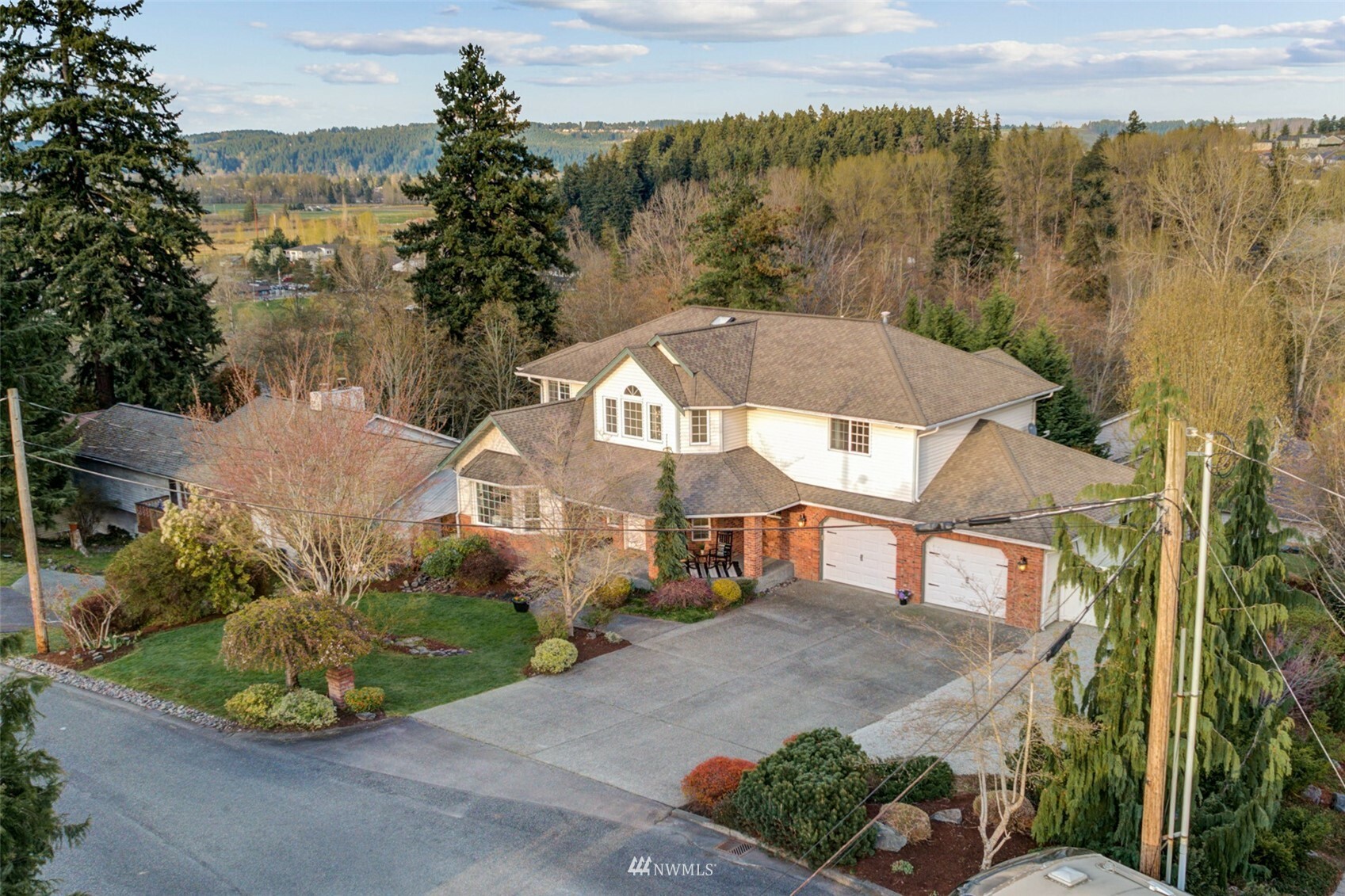 Property Photo: 1425 25th Street SE WA 98372