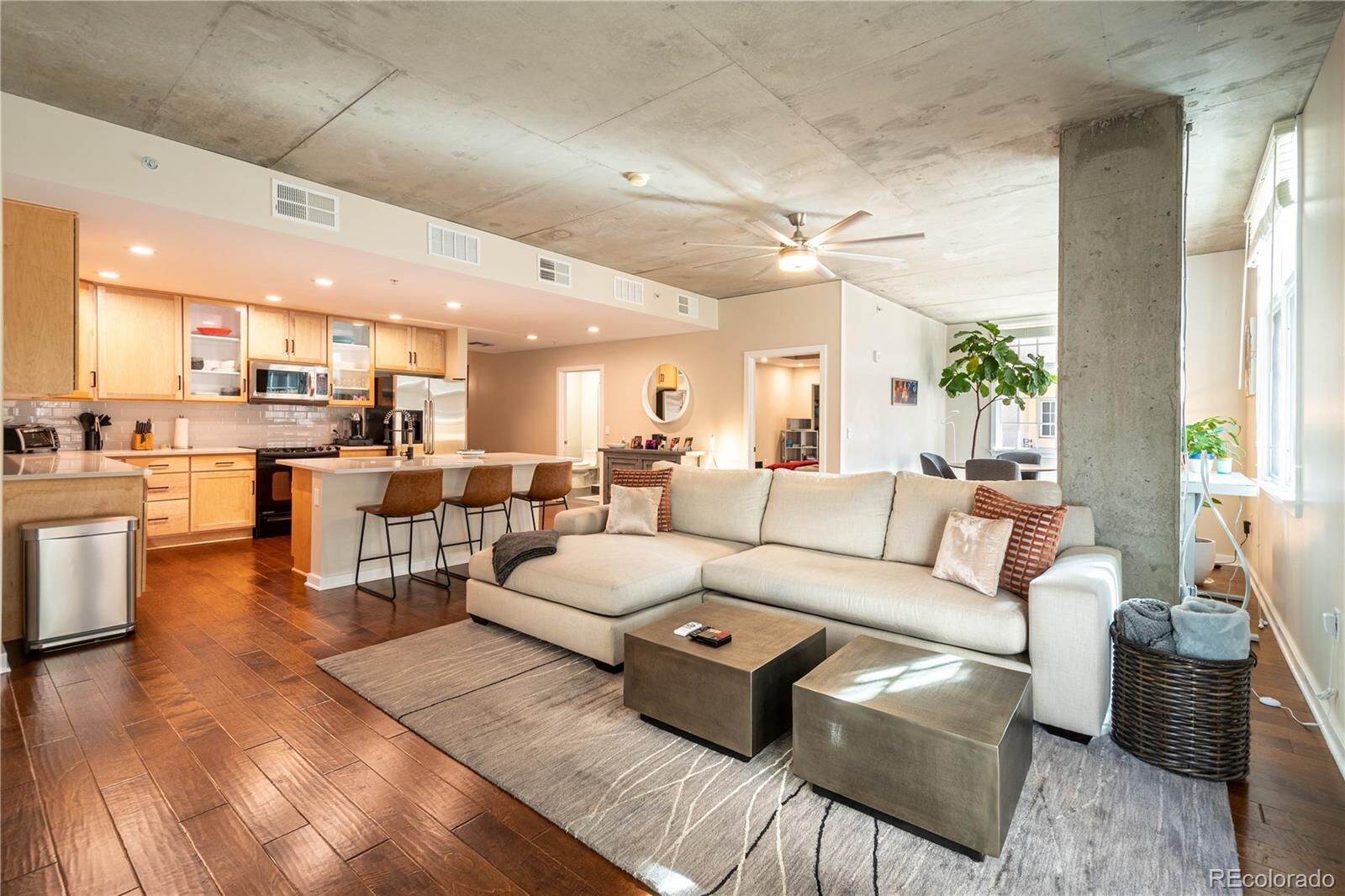 Property Photo:  275 S Harrison Street 104  CO 80209 