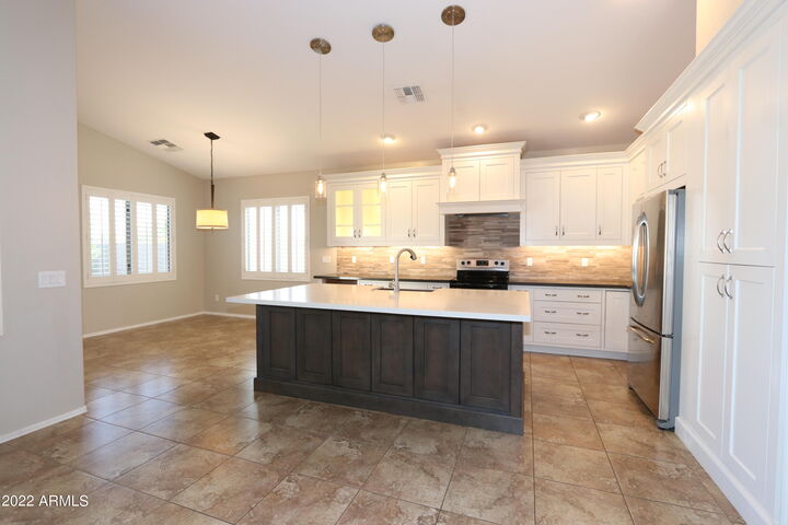 Property Photo:  2411 E Locust Drive  AZ 85286 