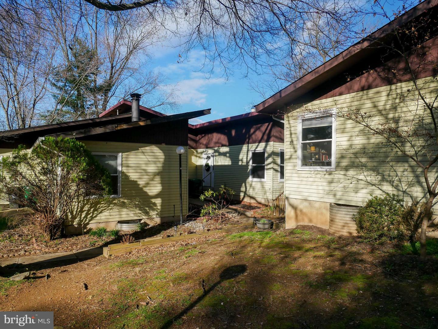 Property Photo: 10 Anna Court 248 MD 20877